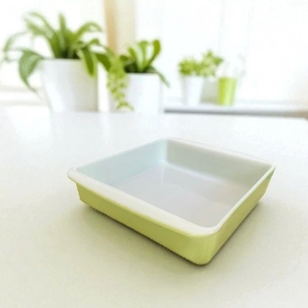 VTG Pyrex Lime Green #222 Baking Dish 8 x 10